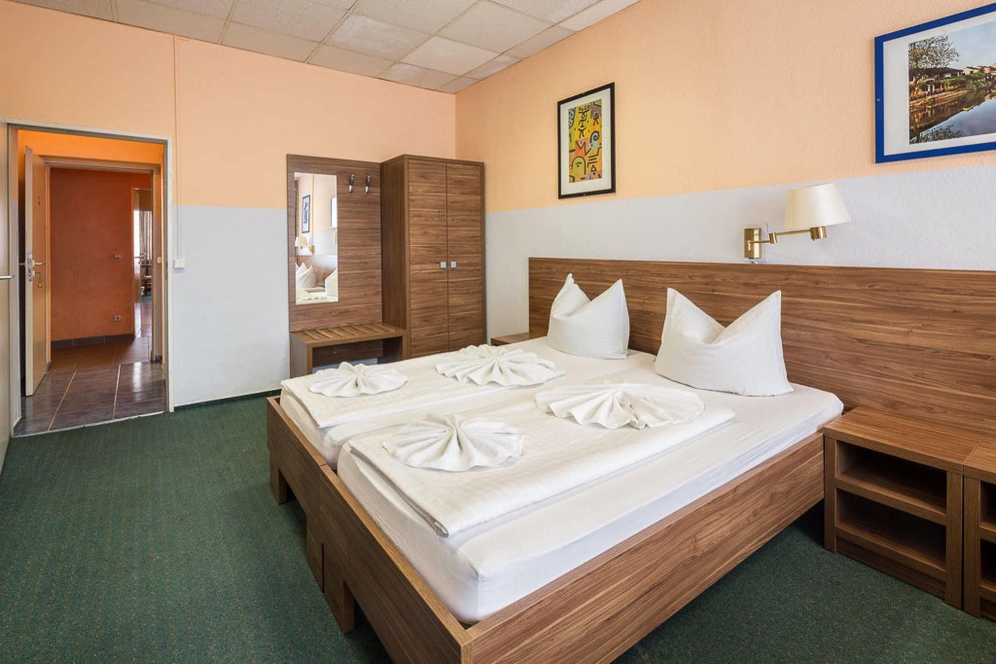 City Hotel Ansbach Am Kadewe Berlin Kültér fotó